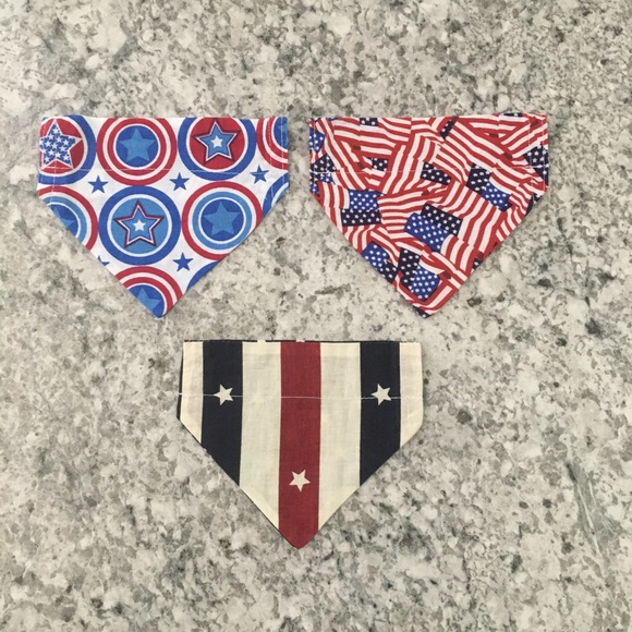 NWOT Small reversable dog bandanas - Picture 2 of 2